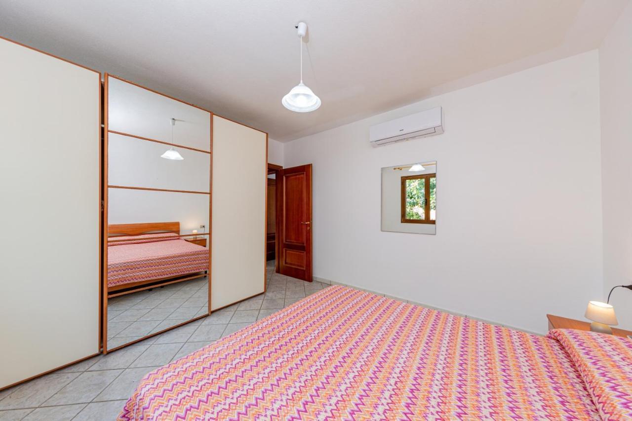 Appartamento Residenziale Trilocale 6 Posti Letto Via Sardegna San Teodoro Сан-Теодоро Екстер'єр фото