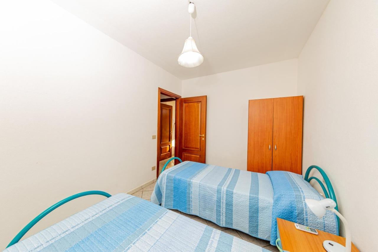 Appartamento Residenziale Trilocale 6 Posti Letto Via Sardegna San Teodoro Сан-Теодоро Екстер'єр фото